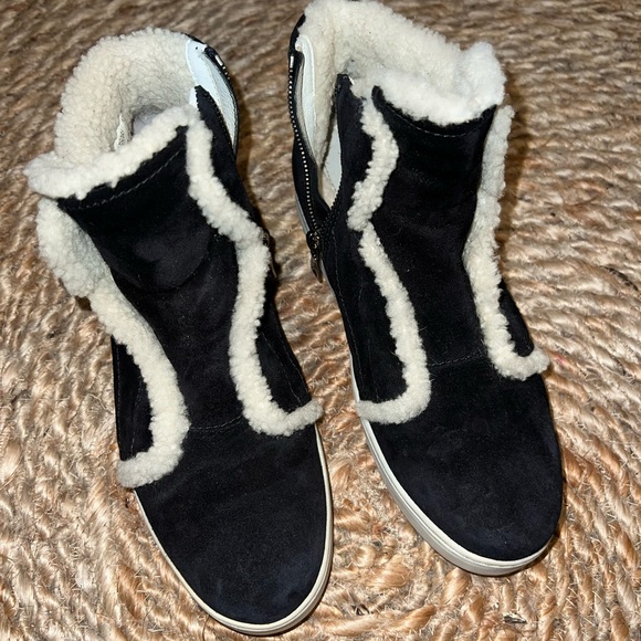 Prada Linea Rossa Shearling High Top Sneakers boots - Picture 2 of 13